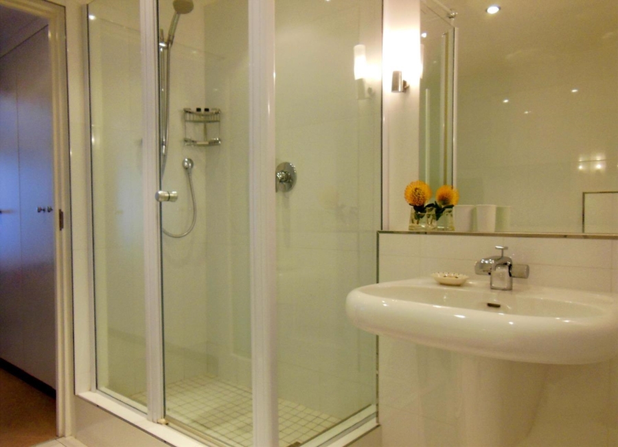 To Let 2 Bedroom Property for Rent in Bantry Bay Western Cape